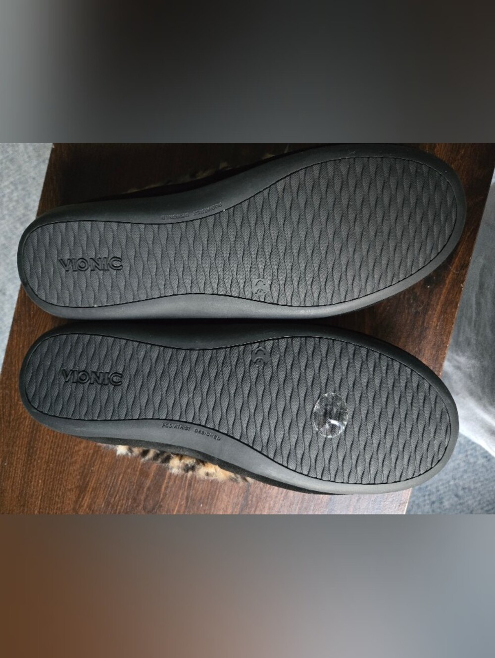 Womans Slippers - Picture 3 of 4